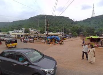 india/visakhapatnam/simhachalam/attraction/entrance-to-the-pedestrian-trail-to-the-hill