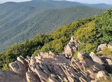 virginia/shenandoah-national-park/attraction/hawksbill-summit