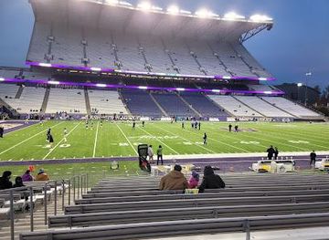 washington/bellevue/attraction/husky-stadium