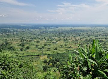 uganda/western-region/attraction/queen-elizabeth-n-p-kyansama-viewpoint