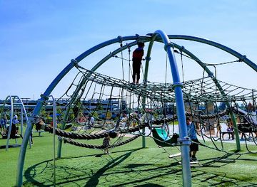 washington/federal-way/attraction/town-square-park