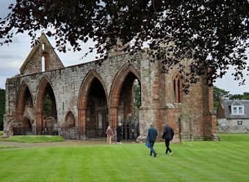 united-kingdom/ross-shire/attraction/fortrose-cathedral
