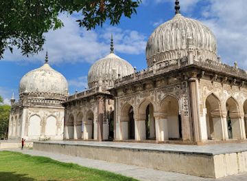 india/hyderabad/attraction/qutub-shahi-tombs