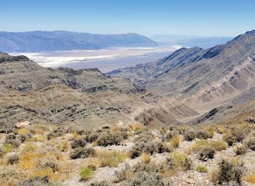 california/death-valley-national-park/attraction/aguereberry-point
