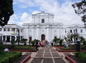 colombia/popayan/attraction/get-up-and-go-colombia-free-walking-tour
