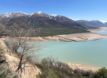 uzbekistan/chimgan-mountains/attraction/cinematic-spot-panoramic-view-to-chorvoq-lake-and-chimyom-mountains