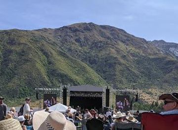 new-zealand/wanaka/attraction/gibbston-valley-winery-concert-venue
