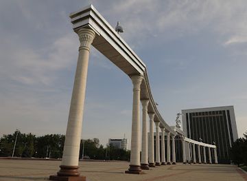 uzbekistan/tashkent-region/attraction/storks-monument