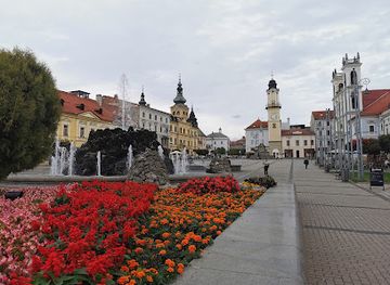 slovakia/banska-bystrica-region/attraction/soviet-romanian-army-dead-heroes-memorial-or-monument-to-the-fallen-heroes-of-the-soviet-and-romanian-armies