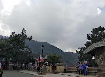 india/shimla/the-ridge/attraction/monumental-national-flag