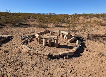 utah/st-george/attraction/mini-stonehenge