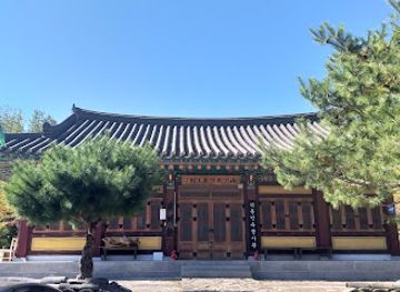 south-korea/gwandong-region/attraction/deokdong-culture-village