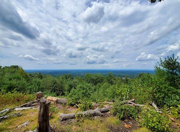massachusetts/hampden-county/attraction/minnechaug-mountain