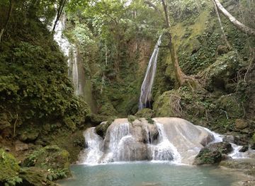 philippines/bicol-region/attraction/nalalata-falls