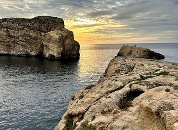 malta/dwejra-area/attraction/tilt-rock-il