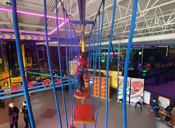 illinois/berwyn/attraction/urban-air-trampoline-and-adventure-park