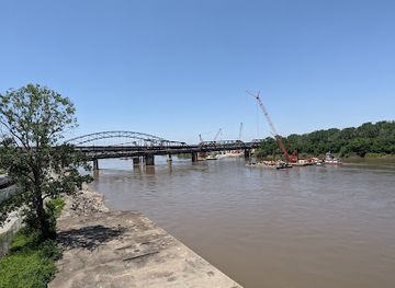 kansas/kansas-city/attraction/missouri-river-viewing-deck