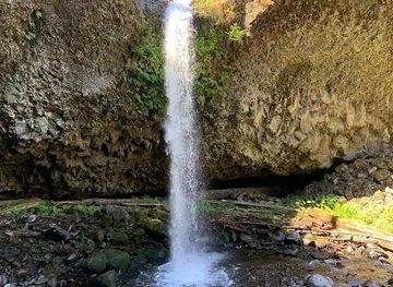 oregon/columbia-river-gorge/attraction/upper-oneonta-falls