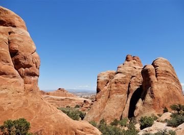 utah/canyonlands/attraction/landscape-arch