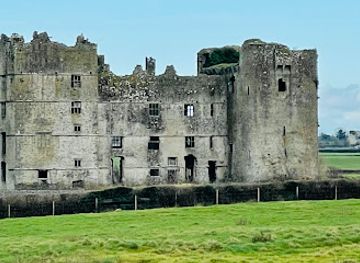 ireland/county-tipperary/attraction/loughmore-castle