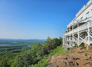 massachusetts/mohawk-trail/attraction/mt-holyoke-summit-house