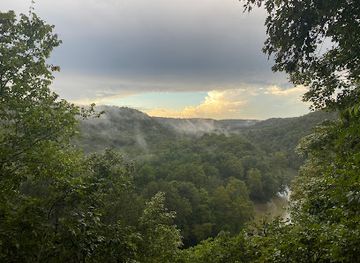 kentucky/mammoth-cave-national-park/attraction/green-river-bluffs-trail