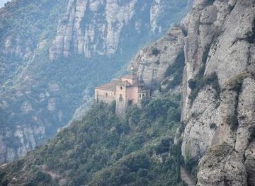 spain/barcelona/attraction/santa-cova-de-montserrat