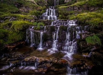 united-kingdom/yorkshire-dales-national-park/attraction/cray-gill-waterfall