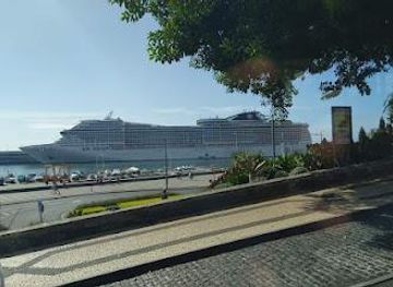 portugal/madeira/attraction/funchal-quay