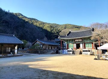 south-korea/jirisan-national-park/attraction/cheoneunsa