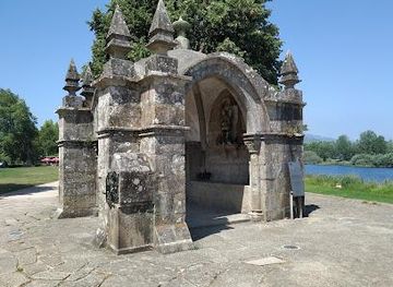portugal/guimaraes/attraction/capela-do-anjo-da-guarda