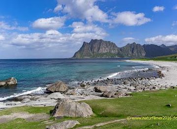 norway/lofoten/attraction/uttakleiv-beach