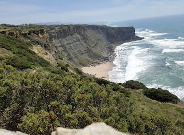 portugal/sintra-cascais-natural-park/attraction/praia-do-giribeto