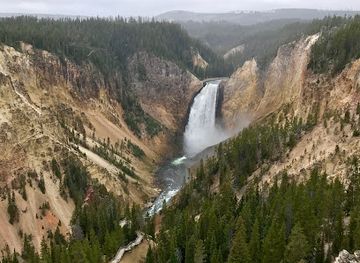 wyoming/yellowstone-national-park/attraction/lower-falls-of-the-yellowstone
