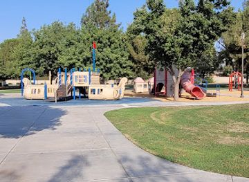 california/bakersfield/attraction/emerald-cove-park