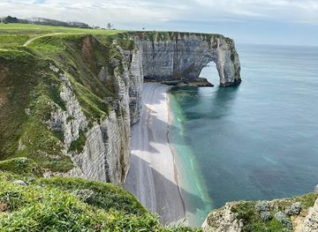 france/normandy-beaches/attraction/falaise-d-aval