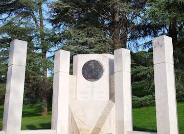 spain/madrid-community/attraction/monumento-a-miguel-hernandez