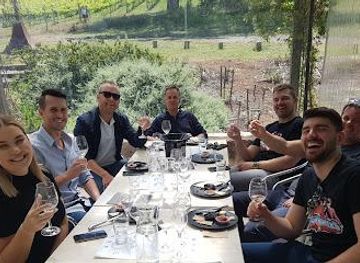 australia/canberra/attraction/dave-s-tours-canberra