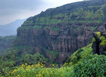 india/mahabaleshwar/attraction/savitri-point