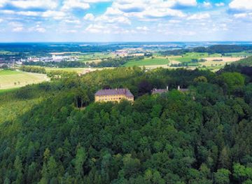 germany/swabia/attraction/schloss-seyfriedsberg