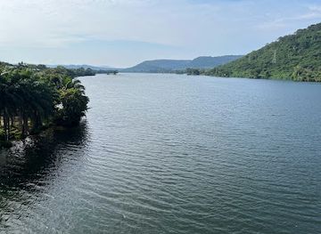 ghana/lake-volta/attraction/adome-bridge-gardens