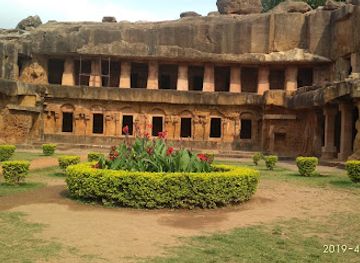 india/bhubaneswar/attraction/rani-gumpha