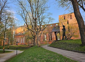 estonia/tartu-university/attraction/kissing-hill