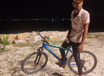 maldives/gnaviyani-atoll/attraction/maradhoo-harbor-sunrise-and-moon-rising-point