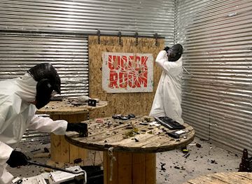 nevada/red-rock-canyon-national-conservation-area/attraction/wreck-room