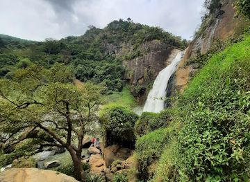 sri-lanka/badulla-district/attraction/dunhida-waterfall-access-point