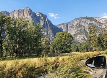 california/yosemite-village/attraction/yosemite-valley-loop-trail