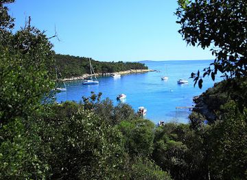 croatia/kvarner/attraction/uvala-vela-planka