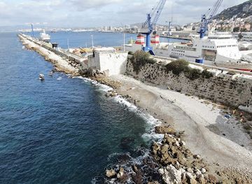 gibraltar/sandy-bay/attraction/seven-sisters-beach
