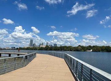 texas/austin/attraction/lady-bird-lake-hike-bike-trail